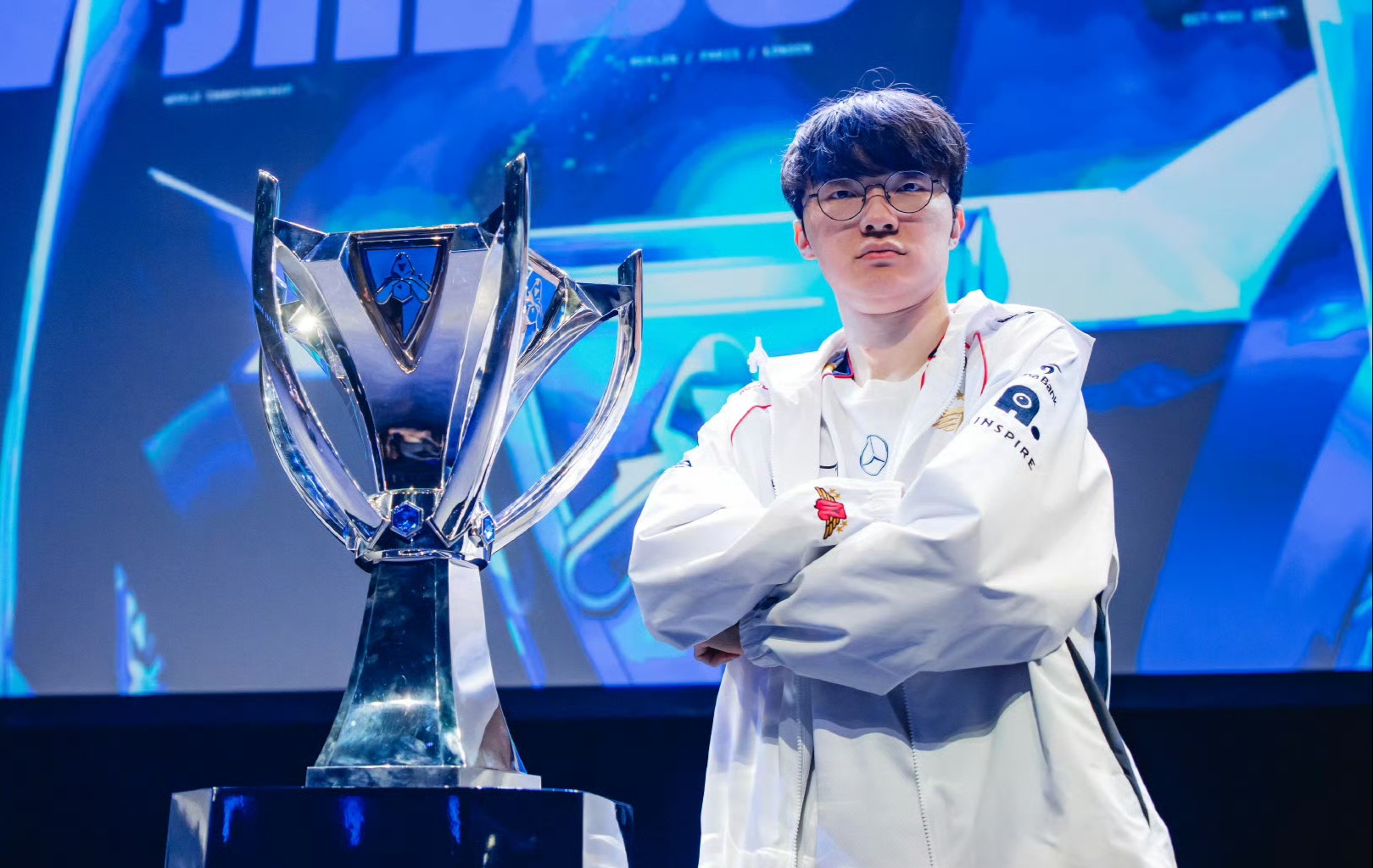 出色发挥首场状态出色，IG观众沸腾！，Faker重返赛场上演精彩一战(faker参加了几届s赛)