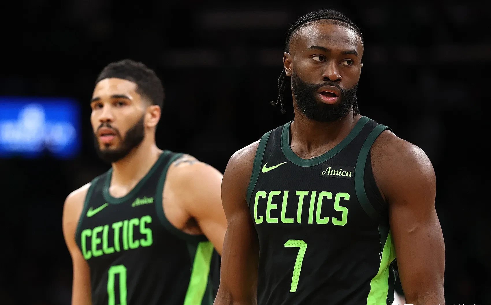 东契奇新星败北表现突出，日本队前途光明！观众掌声雷动