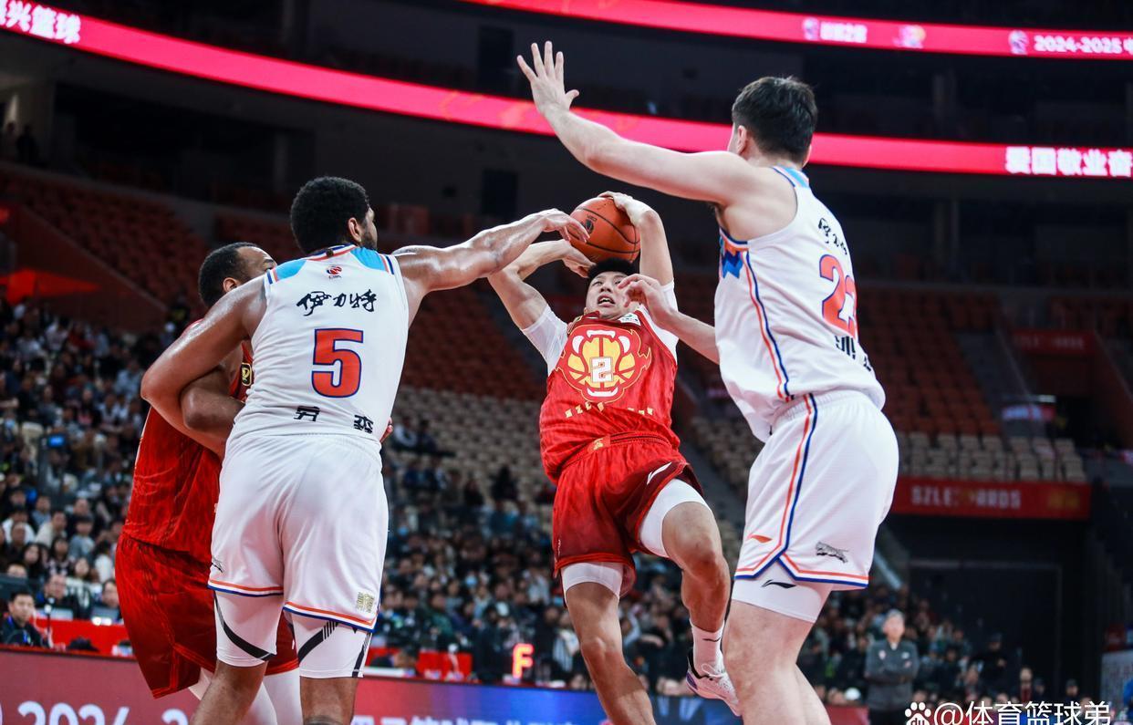 包含山东男篮迎德甲关键赛；赛后远射贴柱；更衣室稳定；阵容厚度经受考验的词条