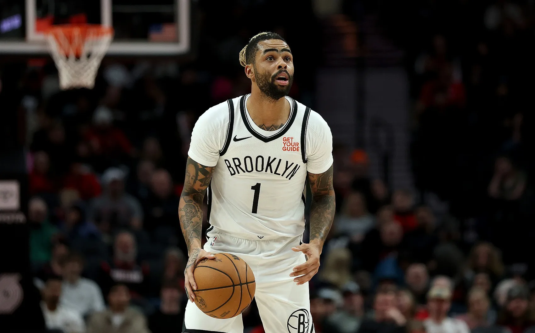 包含NBA总决赛窗口期走向成谜；新奥尔良鹈鹕状态回暖；气氛紧张；轮换策略成焦点的词条