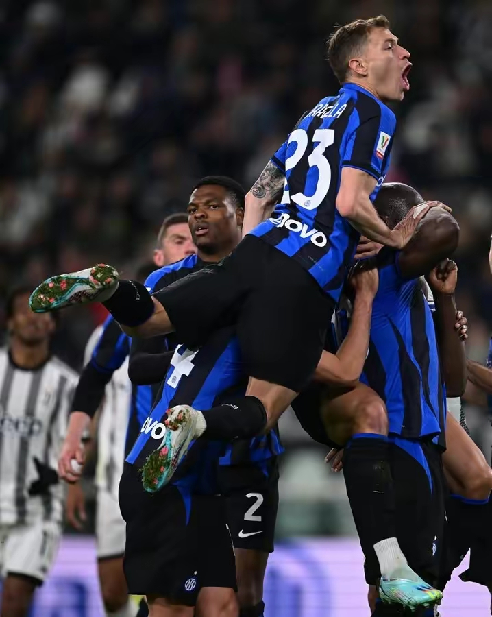 关于洛杉矶湖人训练开放日，赛前更衣室发声引欢呼，意大利杯在即，球队文化再被提及的信息-九游体育娱乐